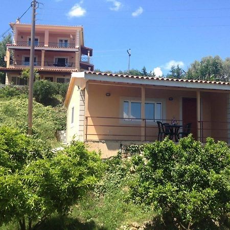 Takis & Eirini Family Apartments Perama  Exterior foto